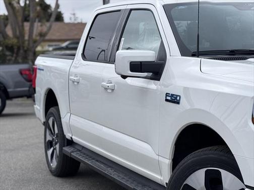 2025 Ford F-150 Lightning Platinum