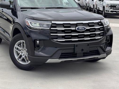 Agate Black Metallic 2026 Ford Explorer Active