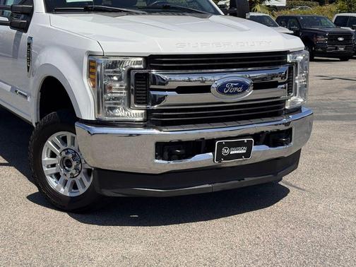 Oxford White 2019 Ford F-250 XLT
