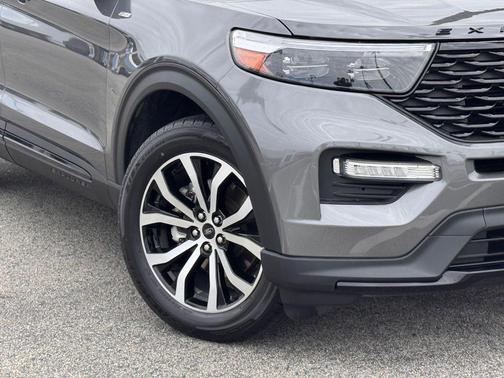 2023 Ford Explorer ST-Line