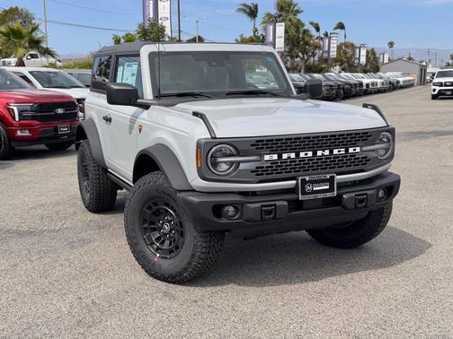 Avalanche Gray 2026 Ford Bronco Badlands