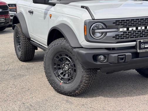 Avalanche Gray 2026 Ford Bronco Badlands