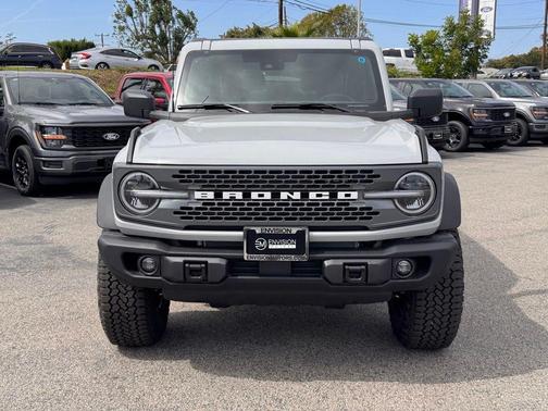 Avalanche Gray 2026 Ford Bronco Badlands