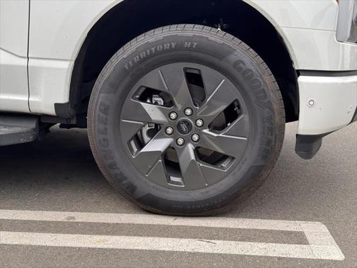 2022 Ford F-150 Lightning LARIAT