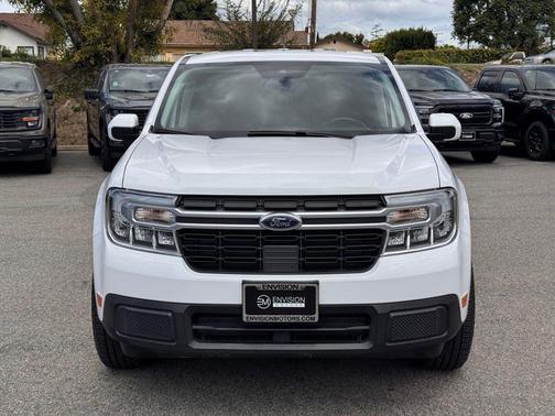 Oxford White 2023 Ford Maverick Lariat