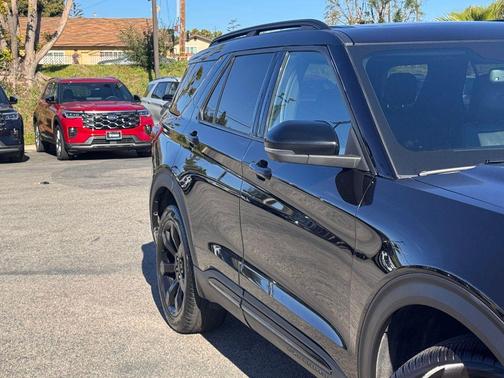 Agate Black Metallic 2023 Ford Explorer ST