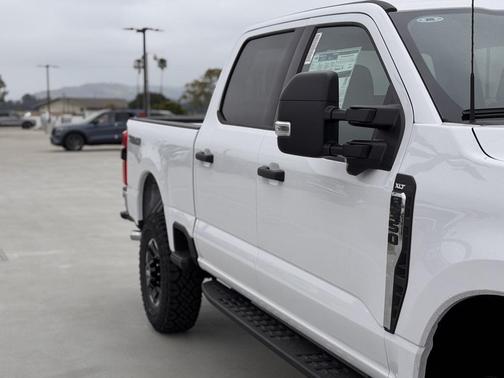 2025 Ford F-350 XLT