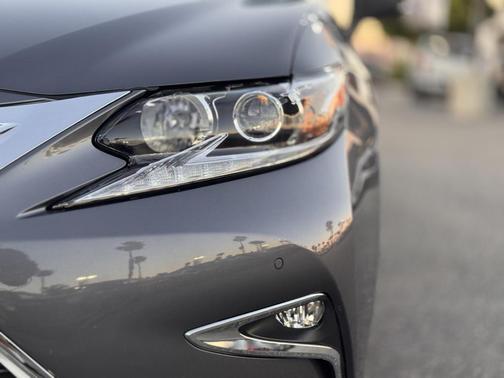 2018 Lexus ES 350 Base