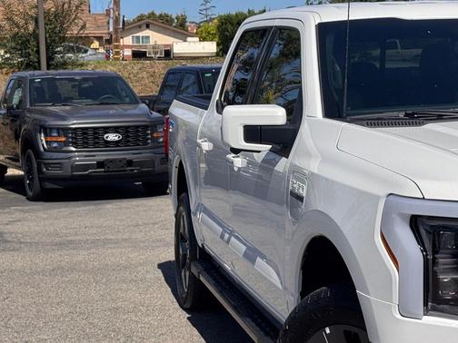 White Metallic 2022 Ford F-150 Lightning LARIAT
