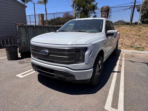 Avalanche 2023 Ford F-150 Lightning LARIAT