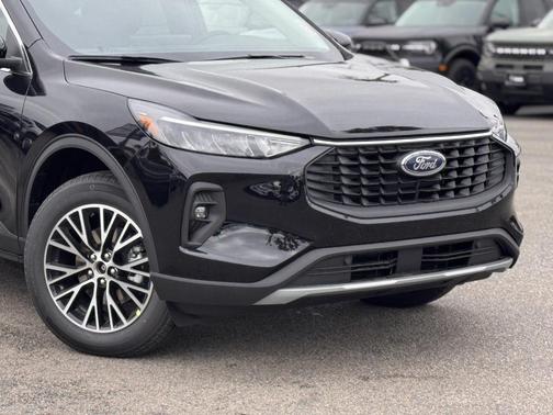 2025 Ford Escape PHEV SE