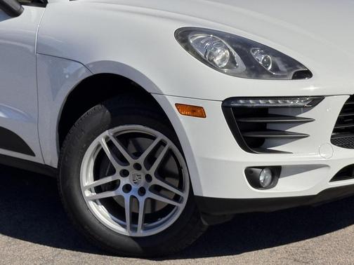 2017 Porsche Macan Base