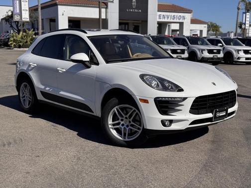 2017 Porsche Macan Base