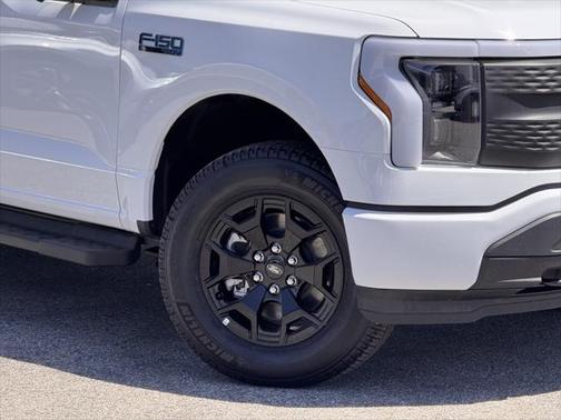 2025 Ford F-150 Lightning XLT