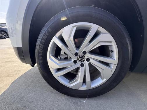 2022 Volkswagen Atlas 3.6L SE w/Technology