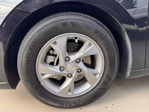 2022 Hyundai ELANTRA SE