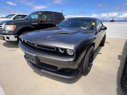 Granite Pearlcoat 2017 Dodge Challenger SXT