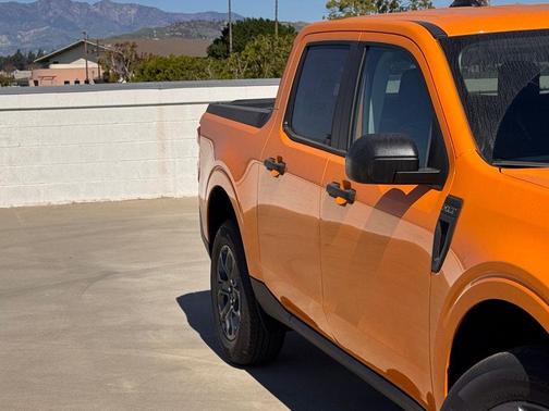 Orange Fury Metallic Tri-Coat 2026 Ford Maverick XLT