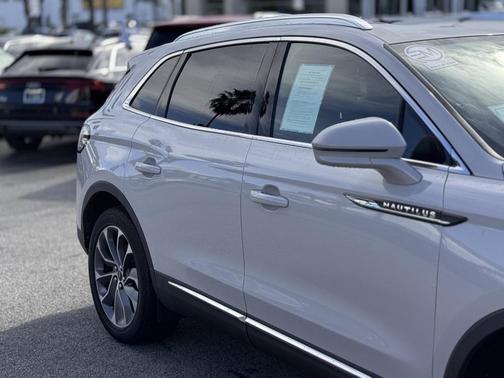 2023 Lincoln Nautilus Reserve