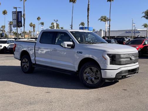 2025 Ford F-150 Lightning LARIAT