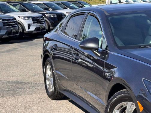 2023 Hyundai SONATA Hybrid Limited