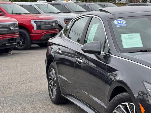 2023 Hyundai SONATA Hybrid Limited