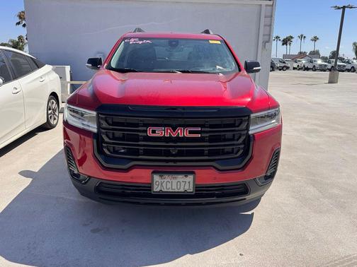 Cayenne Red Tintcoat 2022 GMC Acadia AWD SLT