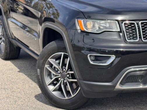 Diamond Black Crystal Pearlcoat 2021 Jeep Grand Cherokee Limited