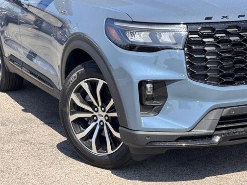 Vapor Blue Metallic 2026 Ford Explorer ST-Line