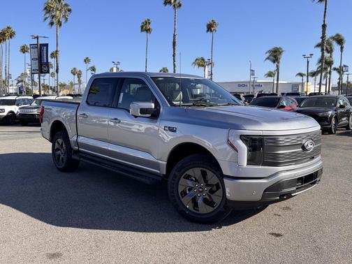 2025 Ford F-150 Lightning LARIAT