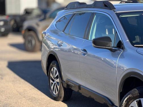 2021 Subaru Outback Base