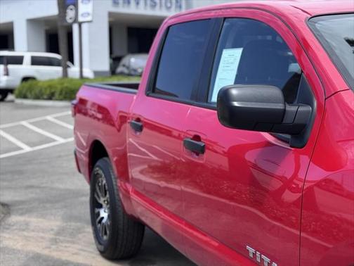 2022 Nissan Titan SV