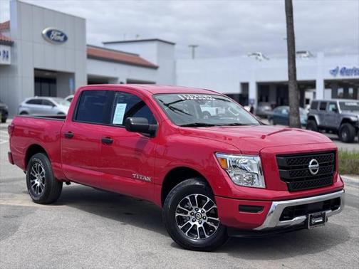 2022 Nissan Titan SV
