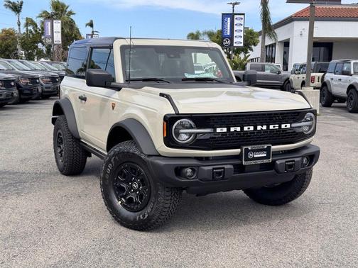 Desert Sand 2026 Ford Bronco Badlands