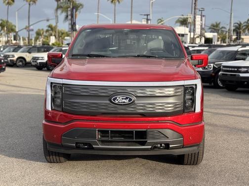 2025 Ford F-150 Lightning LARIAT