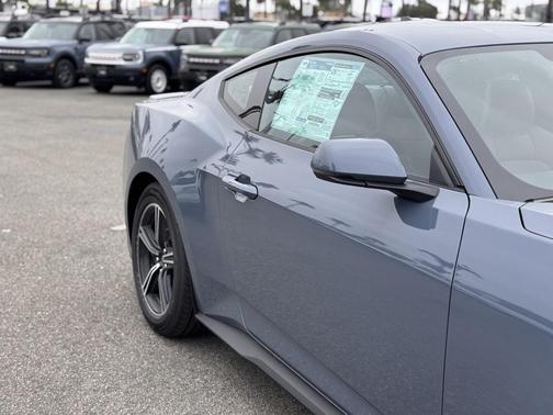 2025 Ford Mustang EcoBoost Premium