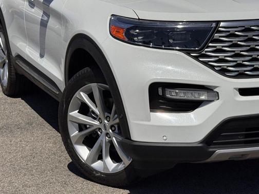 Star White Metallic Tri-Coat 2021 Ford Explorer Platinum
