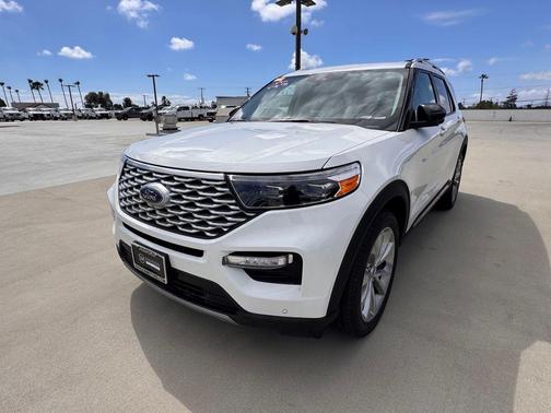 Star White Metallic Tri-Coat 2021 Ford Explorer Platinum