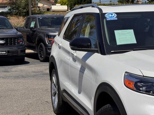 Star White Metallic Tri-Coat 2021 Ford Explorer Platinum