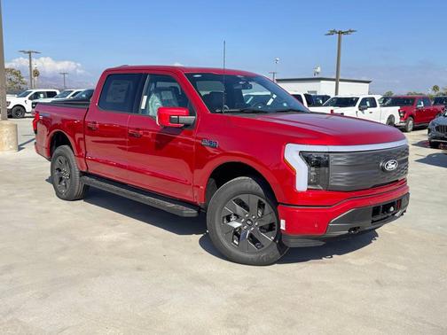 2025 Ford F-150 Lightning LARIAT