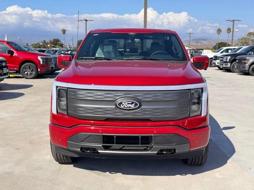 2025 Ford F-150 Lightning LARIAT