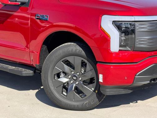 2025 Ford F-150 Lightning LARIAT