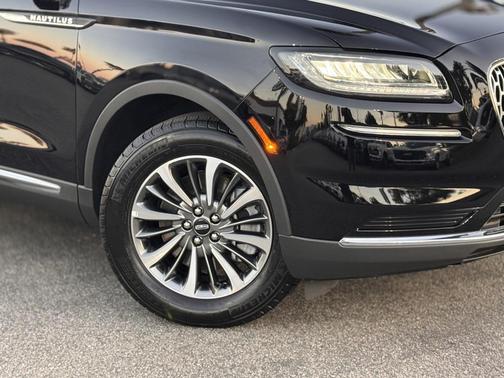 2022 Lincoln Nautilus Standard