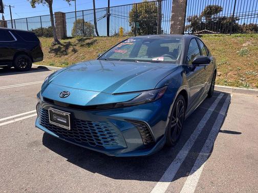 Ocean Gem/Midnight Black Metallic 2025 Toyota Camry XSE