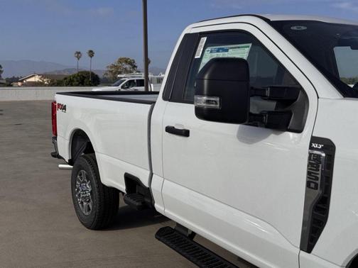2025 Ford F-350 XLT