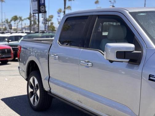 2025 Ford F-150 Lightning Platinum