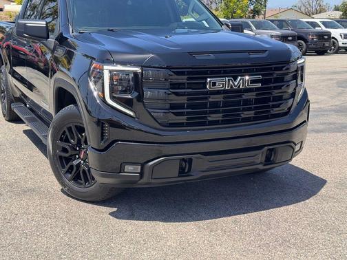 Onyx Black 2023 GMC Sierra 1500 Elevation