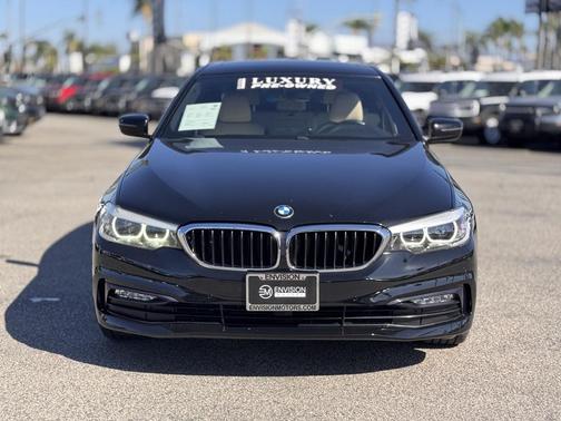 2018 BMW 530 530i