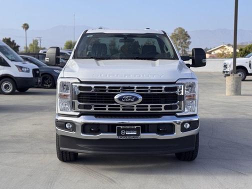 Oxford White 2025 Ford F-350 XLT