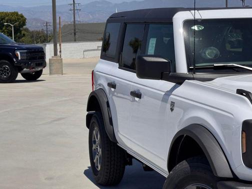 Oxford White 2026 Ford Bronco Big Bend